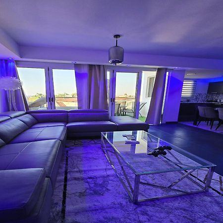 פרוטאראס Golden Bay Deluxe Holiday Apartment מראה חיצוני תמונה