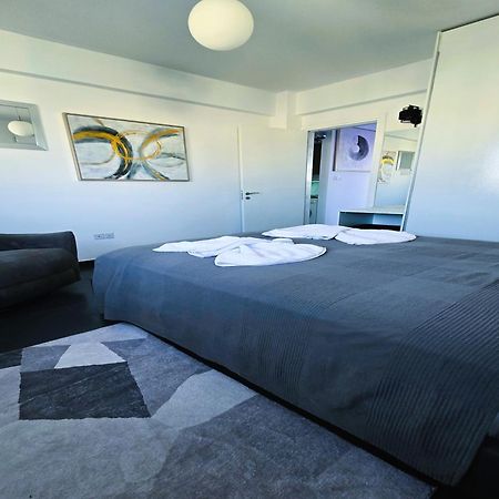 פרוטאראס Golden Bay Deluxe Holiday Apartment מראה חיצוני תמונה