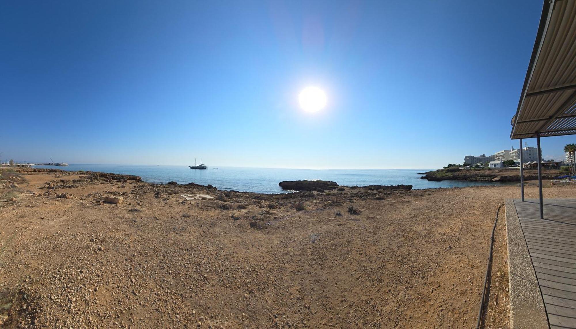 פרוטאראס Golden Bay Deluxe Holiday Apartment מראה חיצוני תמונה