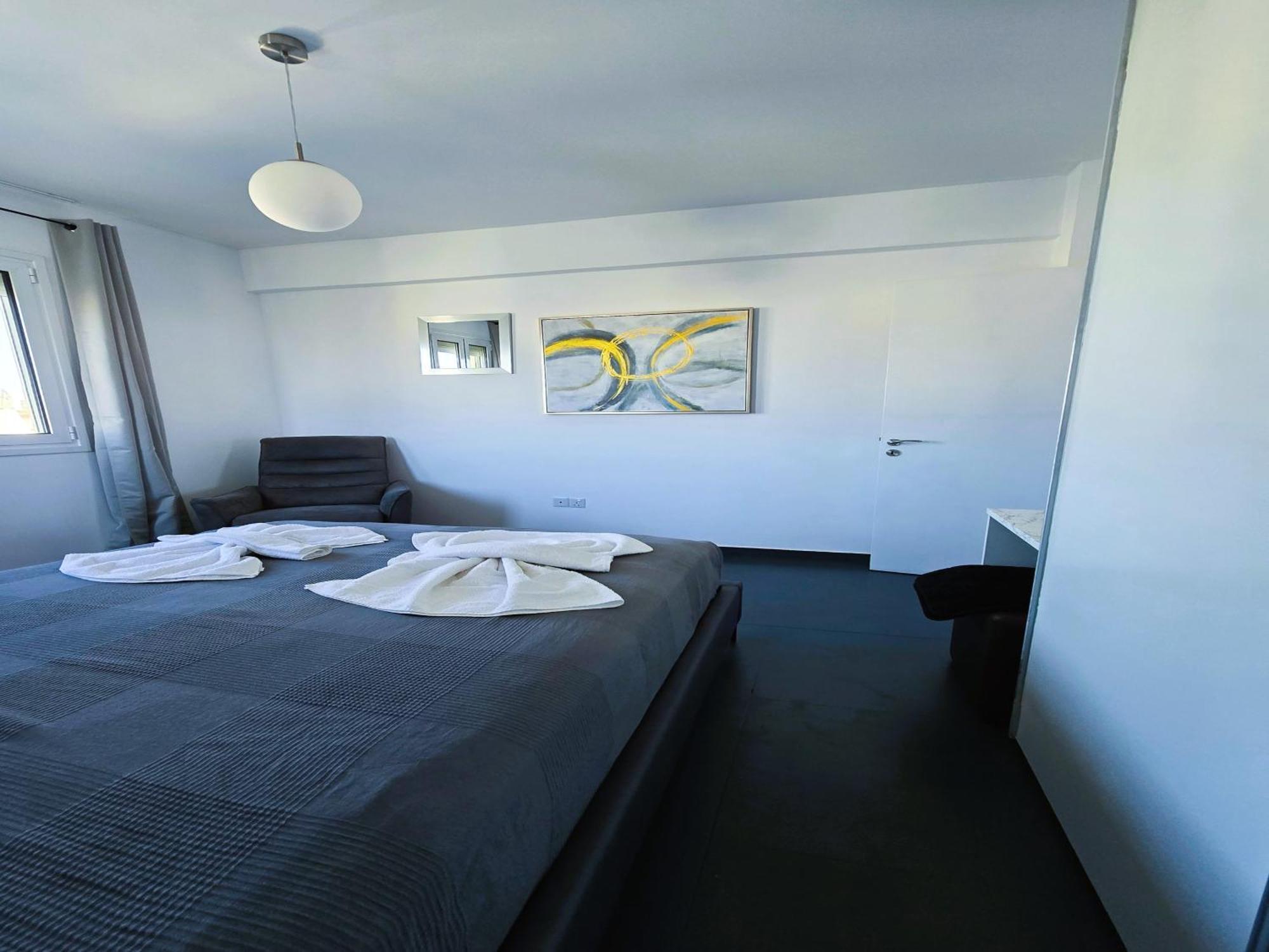 פרוטאראס Golden Bay Deluxe Holiday Apartment מראה חיצוני תמונה